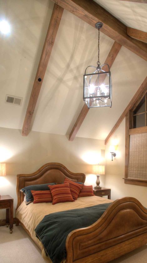 Hood Branco Innovations, Bedroom, Lighting Fixture, Exposed Beams